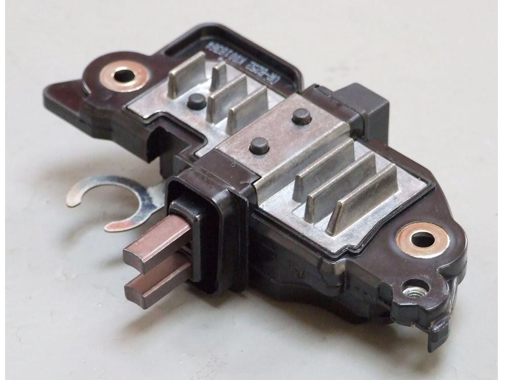 REGLER BOSCH 12V OPEL  ASTRA G H VECTRA C  ZAFIRA