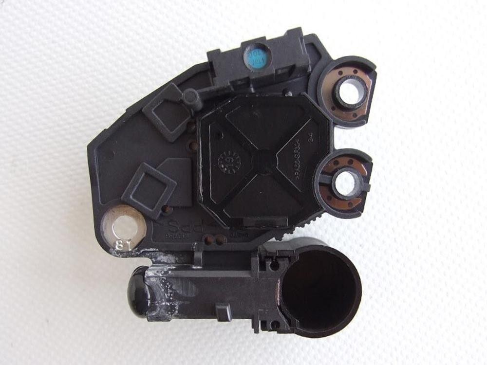 REGLER VALEO 12V RENAULT CLIO 1.2